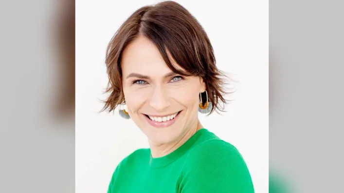 ms109-episode-art.jpg Episode artwork for From Mrs. to Ms. episode 109, Dating After 50: a smiling woman with short brown hair and a green top on a white background.